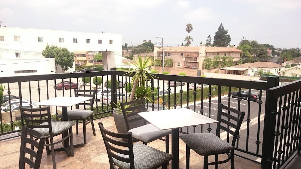 Ramada By Wyndham Culver City Los Angeles Exterior foto